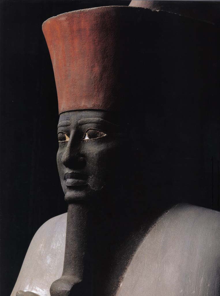 Статуя фараона Монтухотепа II