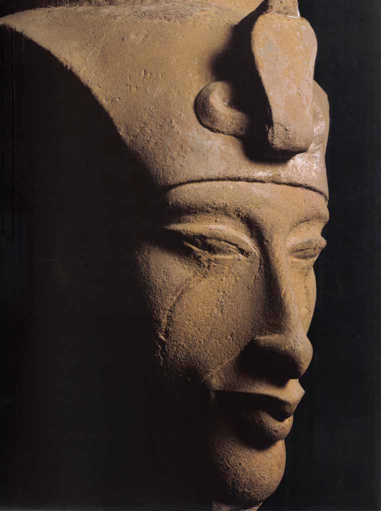 Голова статуи Аменхотепа IV